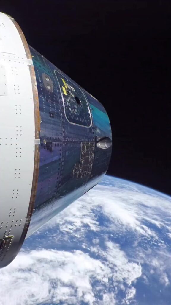 A REMARKABLE SCIENCE FEAT 🚀 WATCH: The Orion spacecraft breaks away from the main Artemis spaceship, as part of its journey to deep-space exploration. NASA explains that once detached, the Orion will fly independently and the systems that will guide its reentry and splashdown are activated. (📹: NASA’s Johnson Space Center / Instagram) A REMARKABLE SCIENCE FEAT 🚀 WATCH: The Orion spacecraft breaks away from the main Artemis spaceship, as part of its journey to deep-space exploration. NASA explains that once detached, the Orion will fly independently and the systems that will guide its reentry and splashdown are activated. (📹: NASA's Johnson Space Center / Instagram)