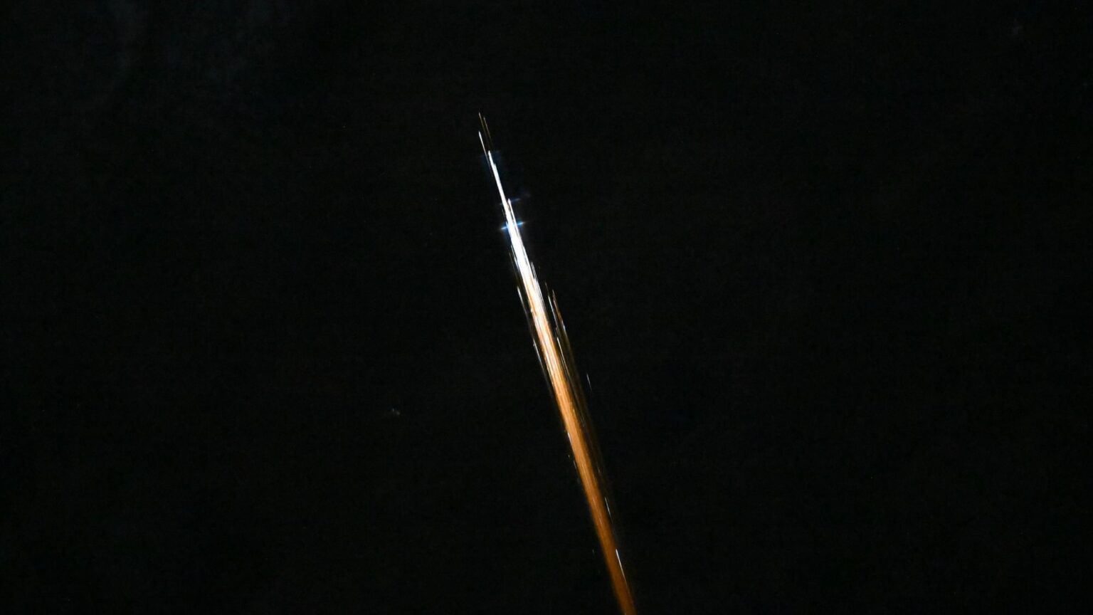 'It was quite a light show!' NASA astronaut spies dramatic fireball from the International Space Station (photos)
