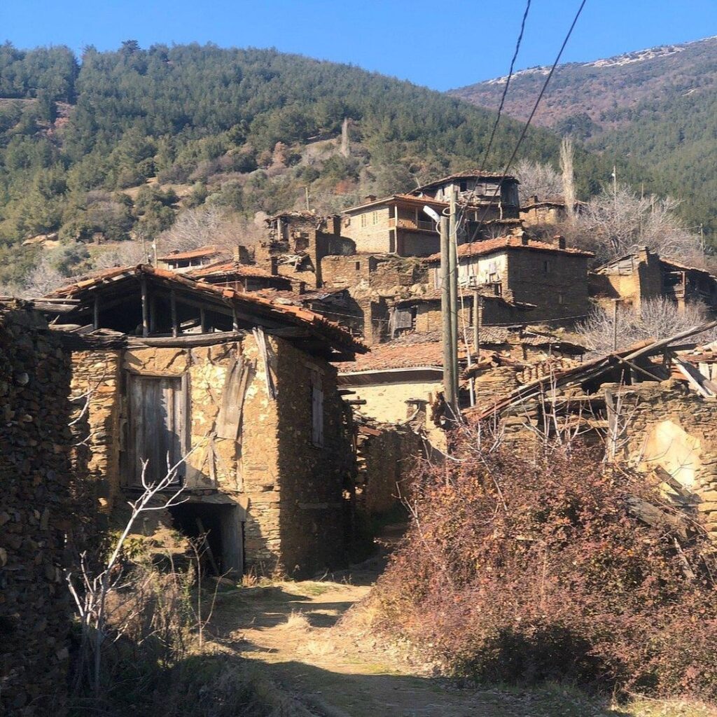 The “Forbidden” Ghost Village of Lübbey: A place that modern world literally bypassed. The "Forbidden" Ghost Village of Lübbey: A place that modern world literally bypassed.