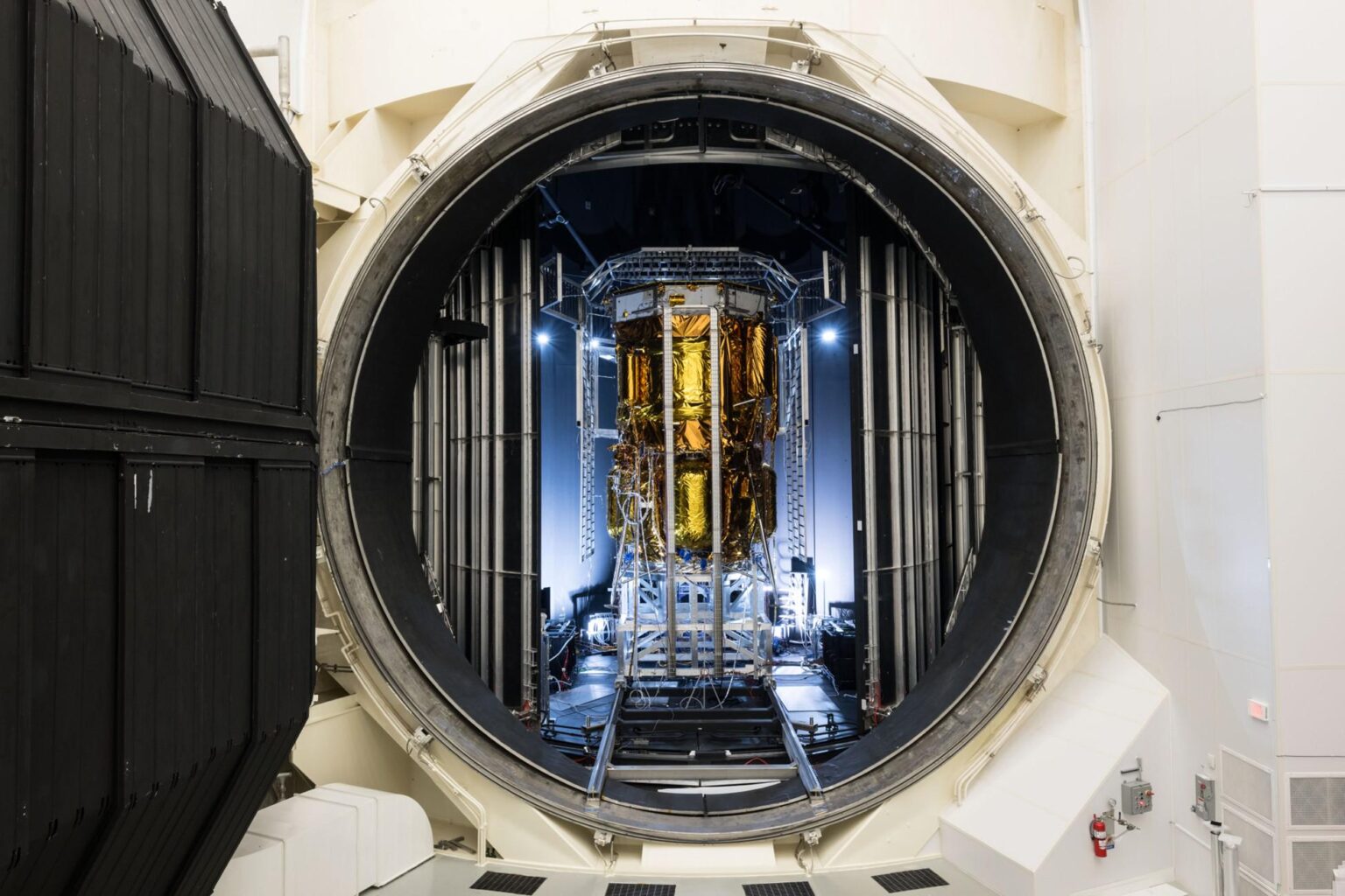 Blue Origin Moon Lander Completes Testing at NASA Vacuum Chamber - NASA