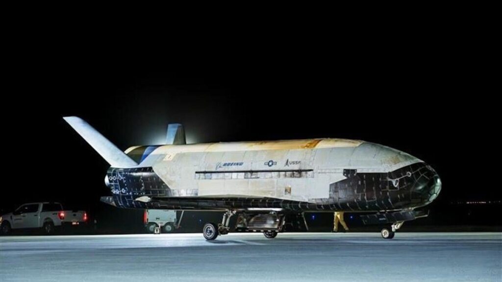 US Space Force Should Prepare to Put Active-Duty Troops on the Moon, Report Argues | Yep, that's where we're at.