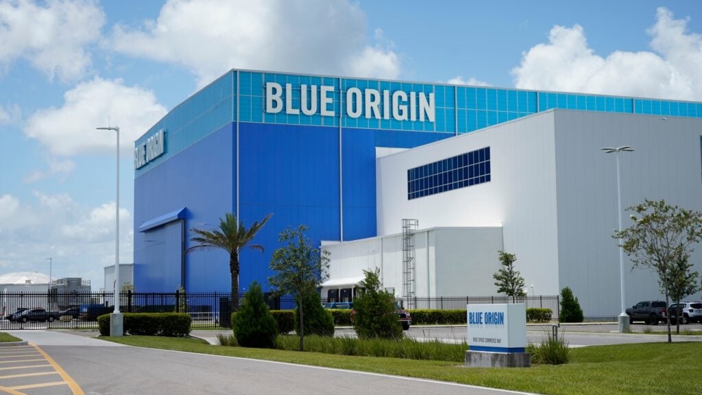 Jeff Bezos' Blue Origin Blue Moon Mark 1 Lander Clears Key Space-Simulation Test As NASA Eyes Future Arte