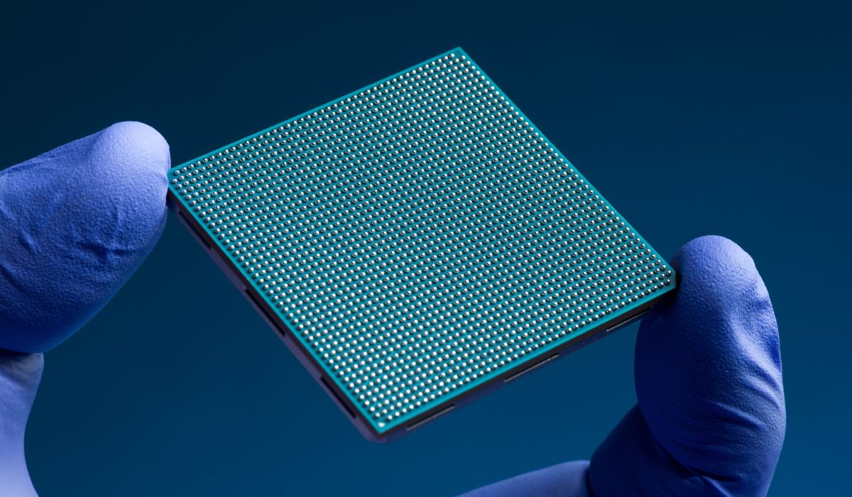 Small enough to fit in the palm of your hand, NASA's high-performance space computing processor packs the power of a complete system into a chip. Image: NASA/JPL-Caltech