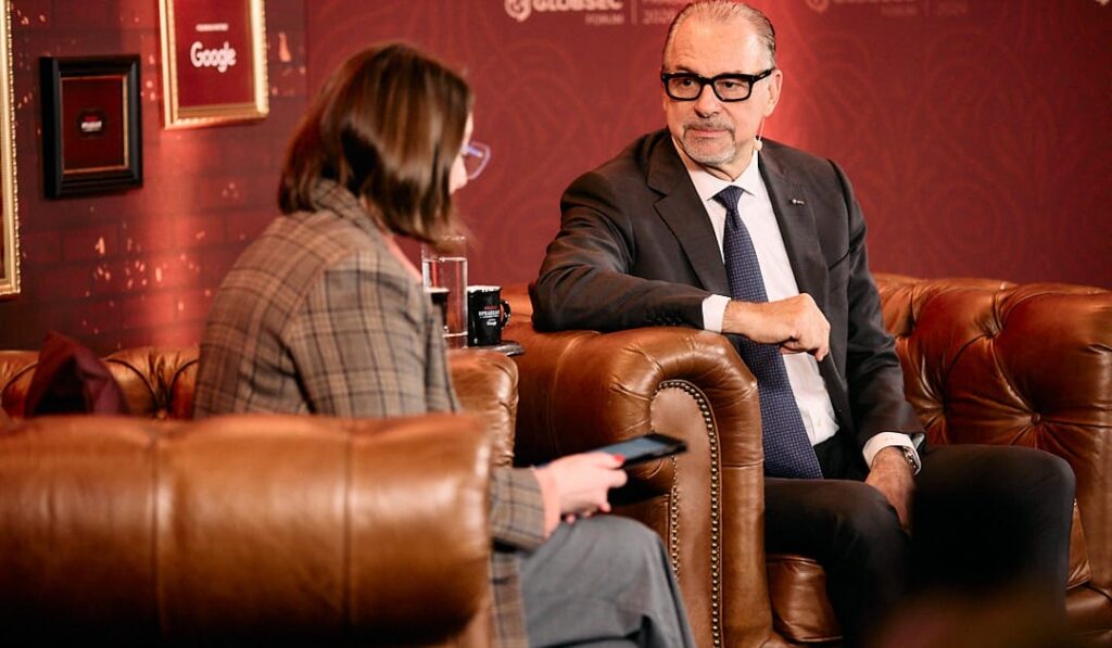 Europe must make big changes to compete with US, space chief warns – POLITICO Europe must make big changes to compete with US, space chief warns – POLITICO