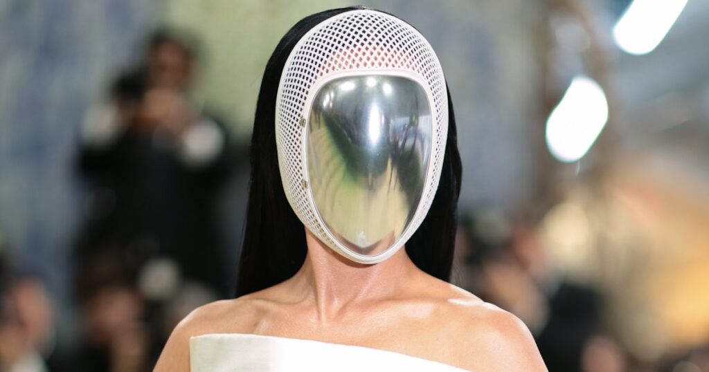 Katy Perry Hides Face Behind Alien-Like Mask at Met Gala 2026