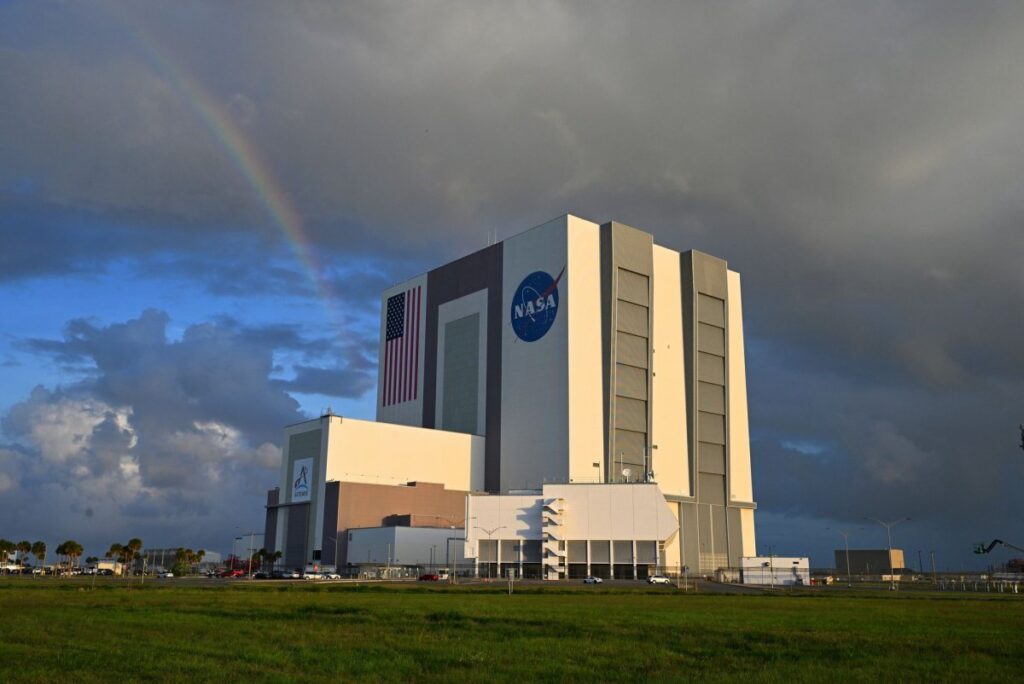 NASA announces lunar lander, rover contracts and other details NASA announces lunar lander, rover contracts and other details
