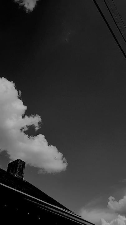 Let's try this again. Objects over Nashville, TN this afternoon. Different than anything I've ever seen before.