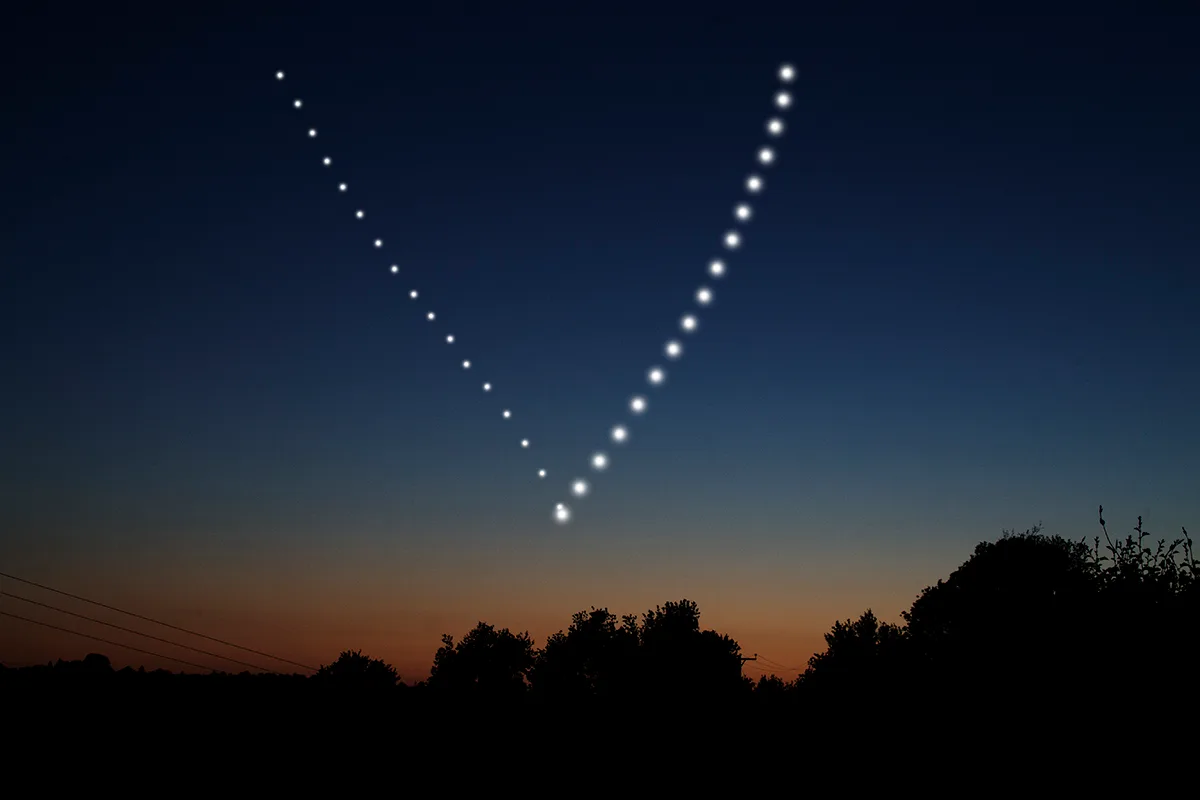 Multiple images can show the progression of two planets relative to one another in the night sky. Credit: Pete Lawrence