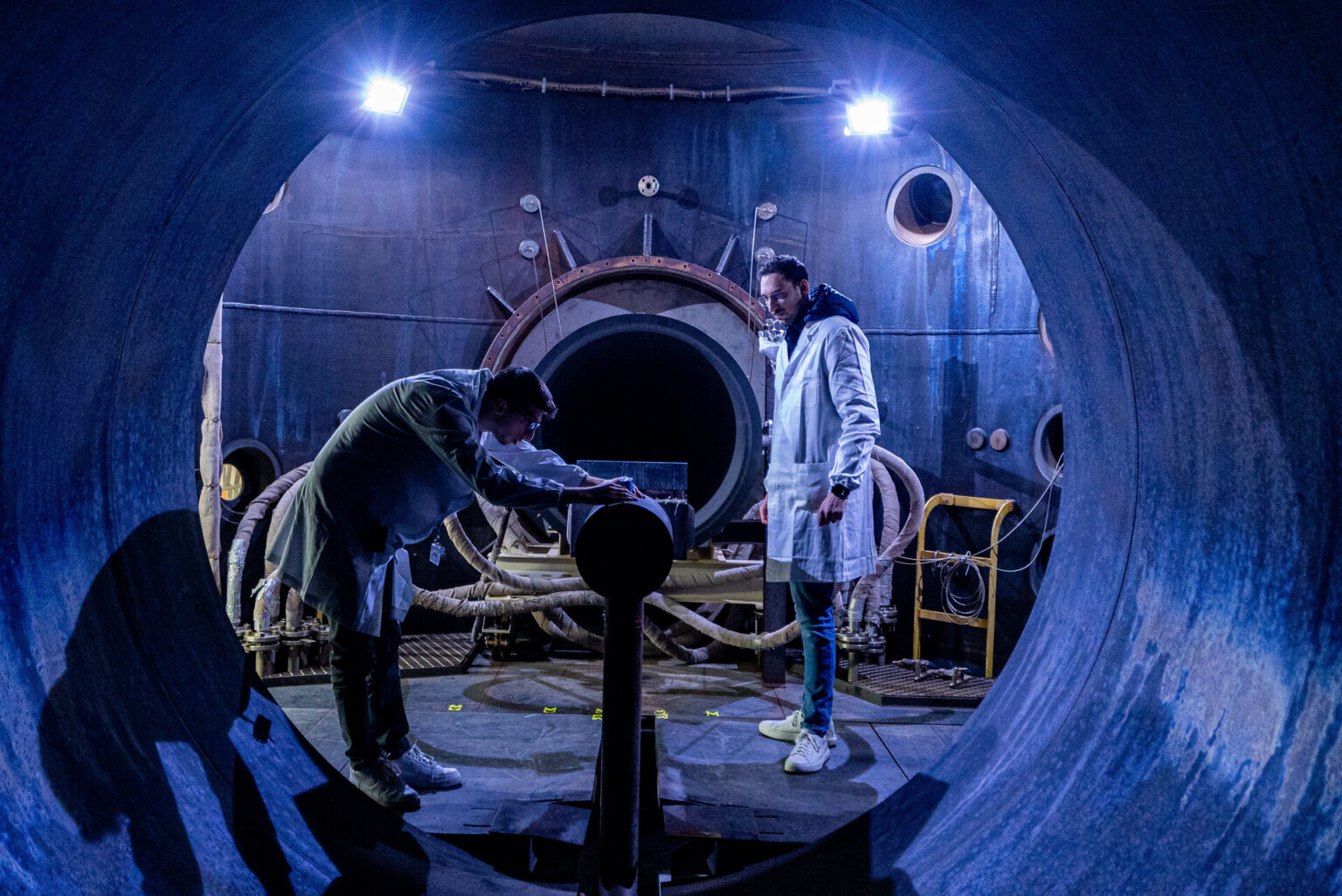 Team preparing the plasma wind tunnel