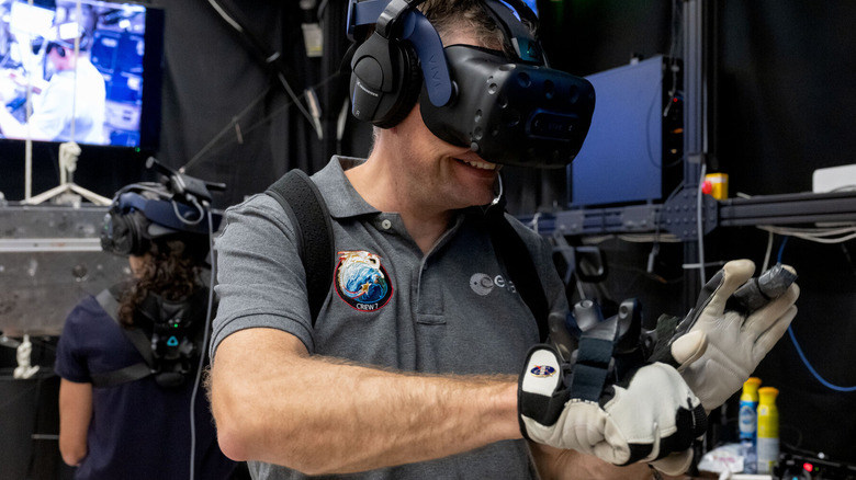 Vive Focus 3 VR ISS astronaut