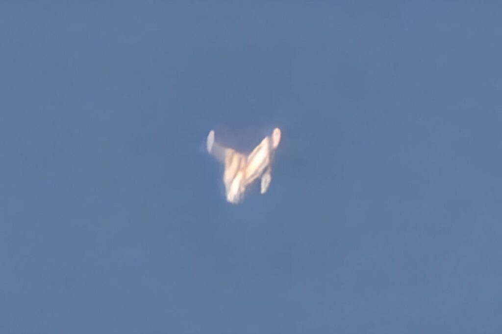 Unidentified Object Floats Silently Over Minnesota Lake