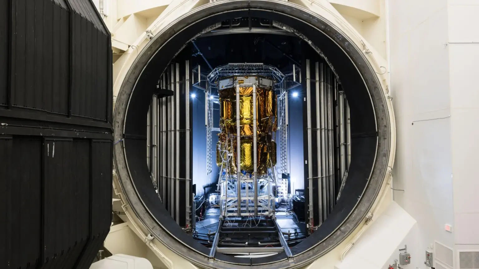Blue Origin’s new moon lander just survived extreme space testing on Earth