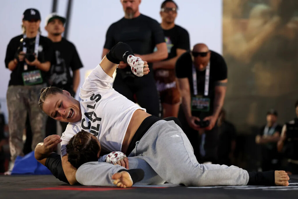 Ronda Rousey says she’s ‘not an alien’ at open workout for comeback fight Ronda Rousey says she's 'not an alien' at open workout for comeback fight
