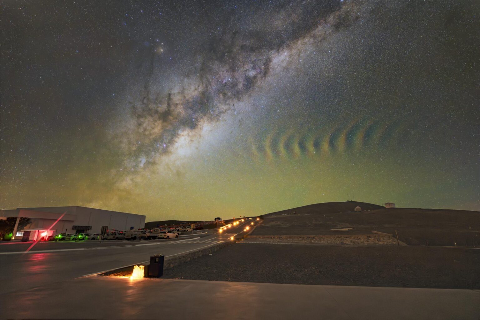Milky Way and "airglow dunes" imaged at ESO by Zdenek Bardon