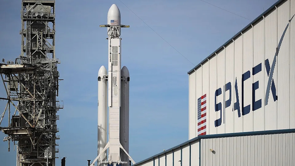 <div>The SpaceX Falcon Heavy rocket sits on launch pad 39A at Kennedy Space Center as it is prepared for life-off (Credit: Joe Raedle/Getty Images)</div>
