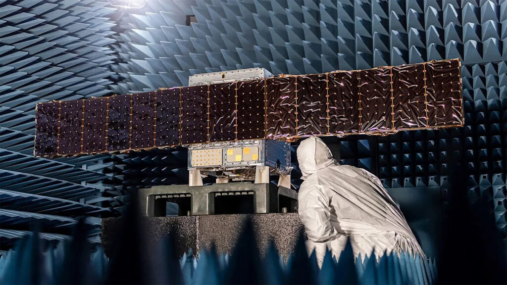 World's 1st space-based neutrino detector launches to orbit