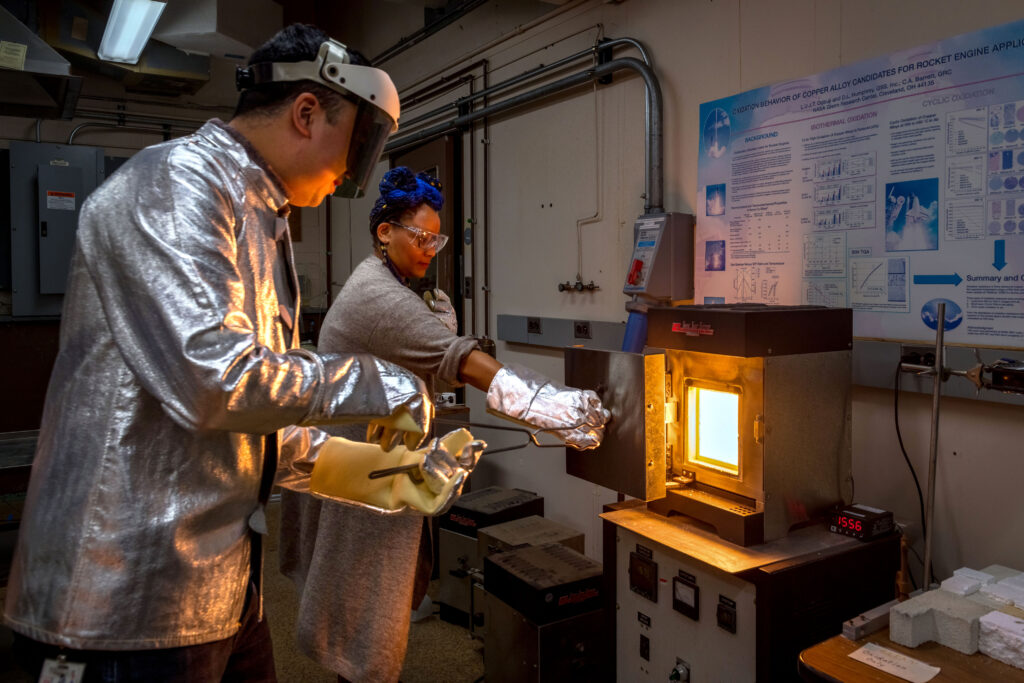 New Material Could Help NASA Melt Moon Rocks, Harness Lunar Resources New Material Could Help NASA Melt Moon Rocks, Harness Lunar Resources