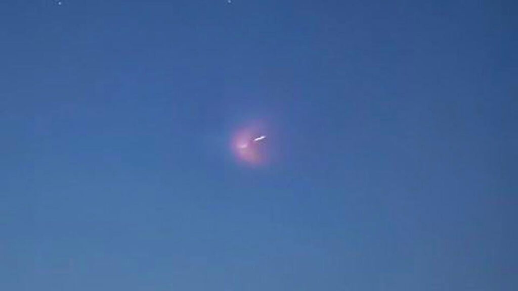 I just saw this clearly in the sky. Did you see something comparable?