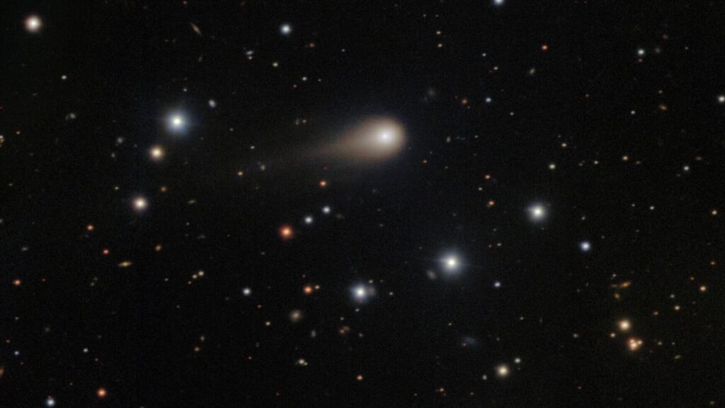 Scientists snapped new photo of the interstellar comet lighting up