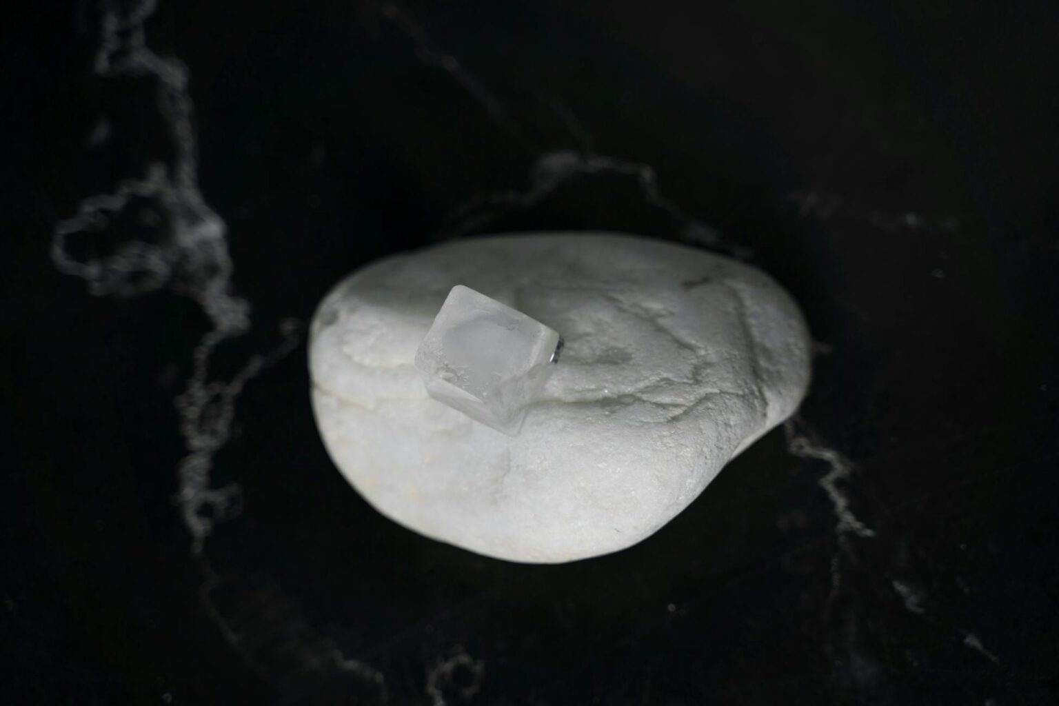 If you removed all the empty space from the atoms in every human being on Earth, the entire species would fit inside a sugar cube — and it would still weigh what 8 billion people weigh If you removed all the empty space from the atoms in every human being on Earth, the entire species would fit inside a sugar cube — and it would still weigh what 8 billion people weigh