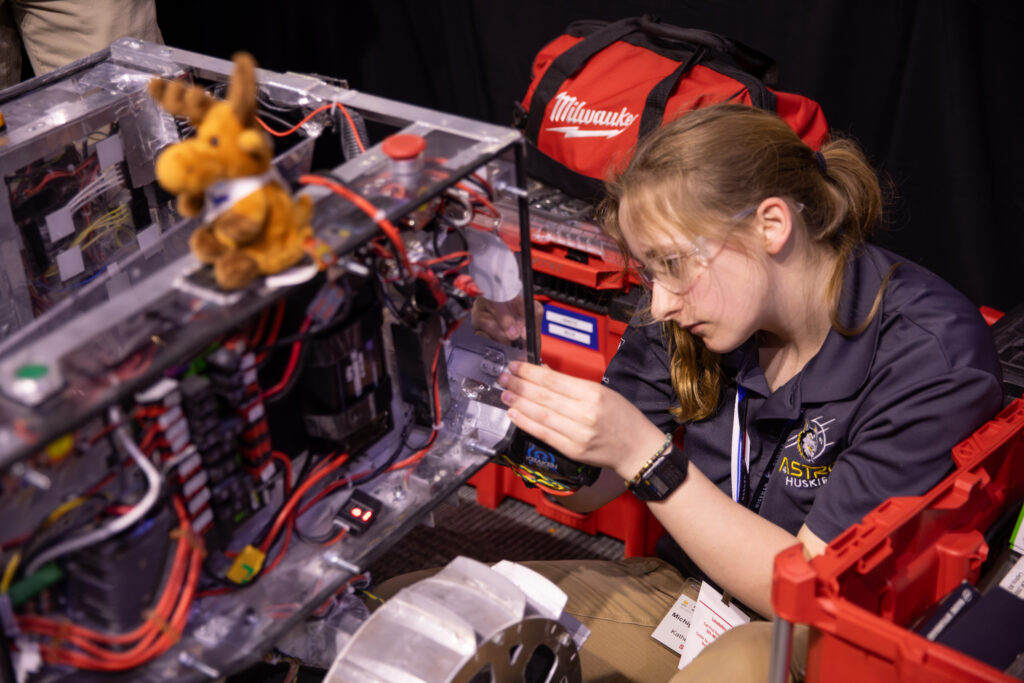 Students Build Moon Robots for NASA’s 2026 Lunabotics Challenge Students Build Moon Robots for NASA’s 2026 Lunabotics Challenge