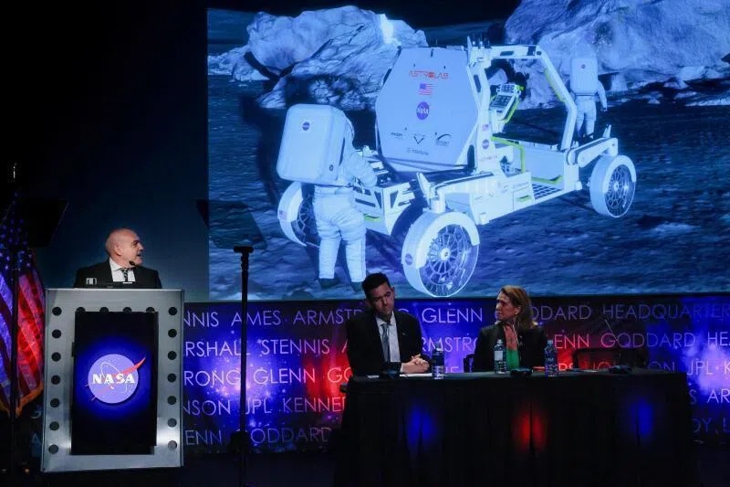 NASA taps Bezos’ Blue Origin, Firefly for moon base contracts Nasas.b