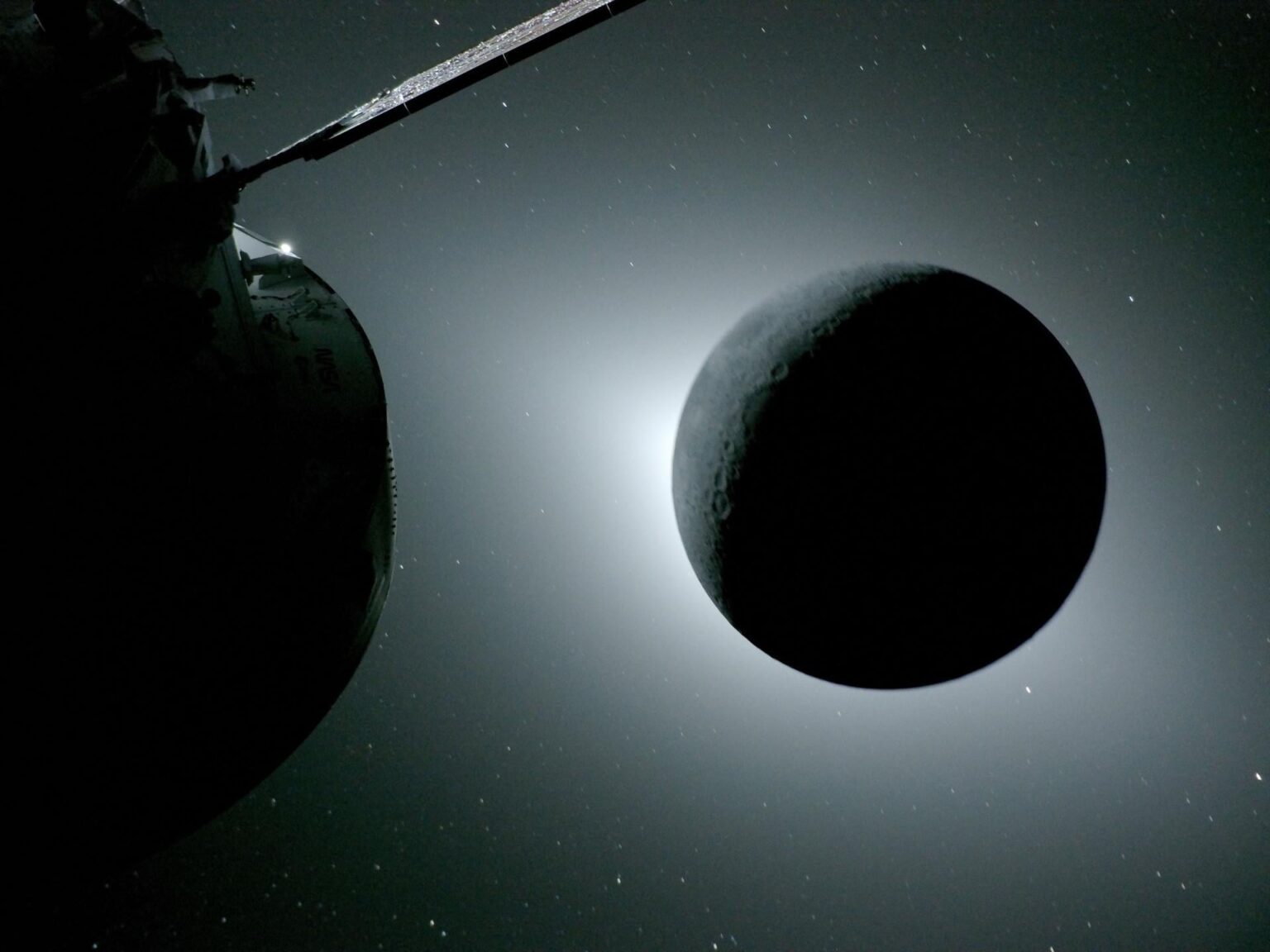 [question] why is there a halo around the eclipsed sun?