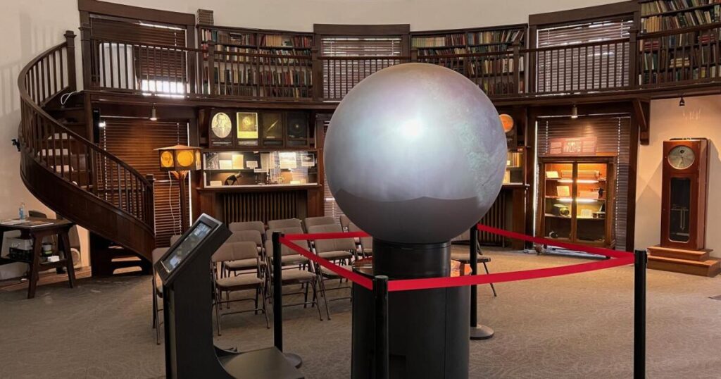 Look to the skies: Explore dark places, observatories and astronomy clubs around Arizona Look to the skies: Explore dark places, observatories and astronomy clubs around Arizona