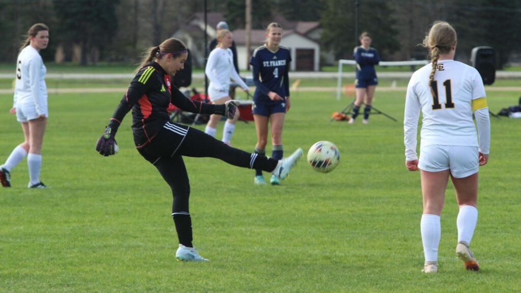 Lakers finish second at Kris Popp tournament; GL soccer falls to Glads; Fedderman leads Comets at Bobcat Invite