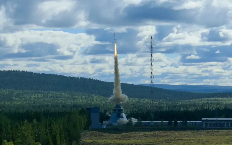 SSC Space Launches Red Kite-Powered Sounding Rocket Carrying 12 Experiments SSC Space launched its SubOrbital Express-5 mission from Esrange, carrying 12 experiments, including one that examined the effects of microgravity on red hair.
