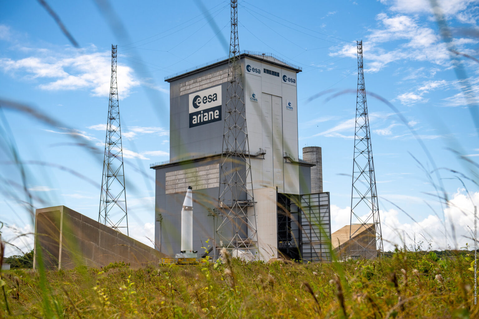 P160C based booster for Ariane 6 arrives at the launch pad P160C based booster for Ariane 6 arrives at the launch pad