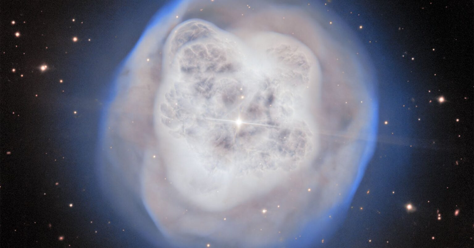 Gaze Into a Cosmic Crystal Ball Unlike Anything Else In the Universe Gaze Into a Cosmic Crystal Ball Unlike Anything Else In the Universe