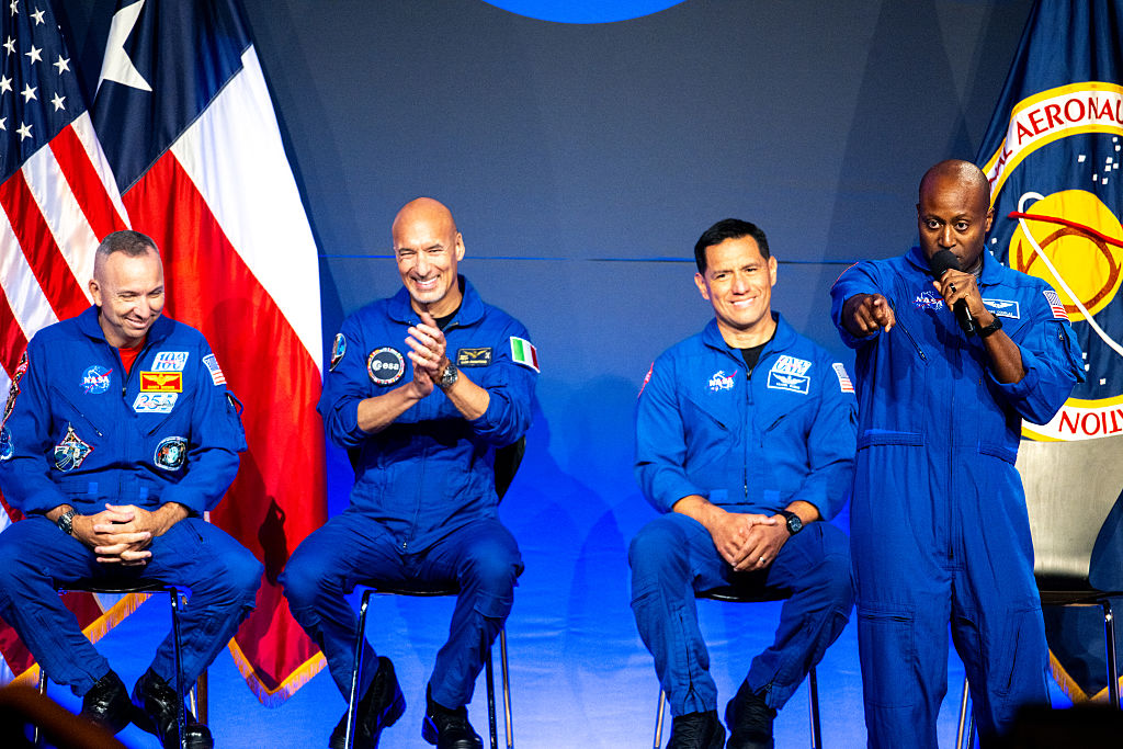 Astronaut who went to school in CT to join NASA's Artemis III mission
