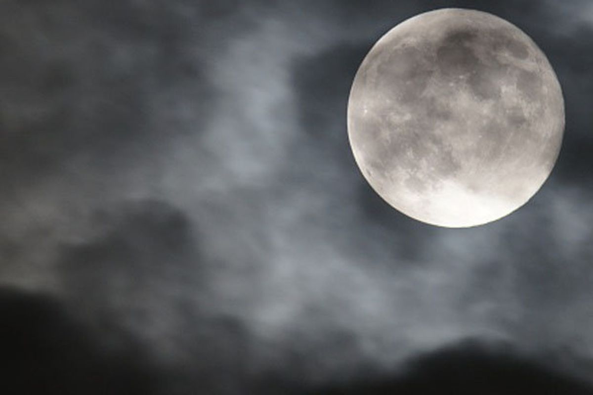 The files also include descriptions of UFO sightings