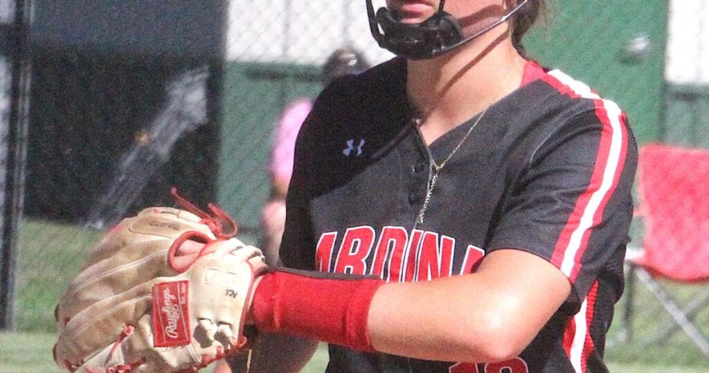 Monday's prep softball: Hickenbottom leads Comets past EBF
