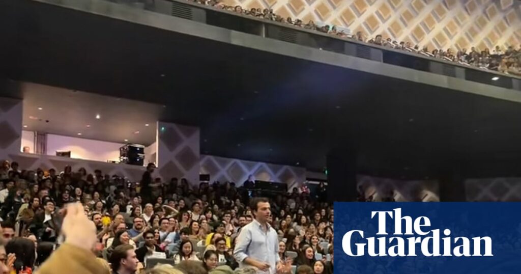Is there a pianist in the house? Audience member steps up to perform in La La Land in Sydney | Sydney Is there a pianist in the house? Audience member steps up to perform in La La Land in Sydney