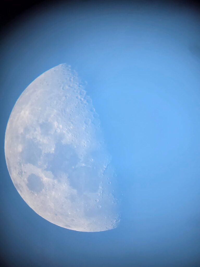 Was finally able to get some shots of the moon after 2 weeks of rain and clouds! Was finally able to get some shots of the moon after 2 weeks of rain and clouds!