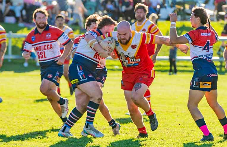 Roosters edge out Comets in round 6 rugby league thriller Roosters edge out Comets in round 6 rugby league thriller