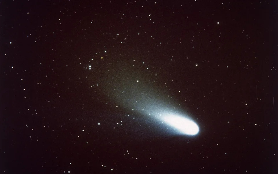 Comet Hale-Bopp pictured in 1997: it is due to return to the inner Solar System some time in the 44th century