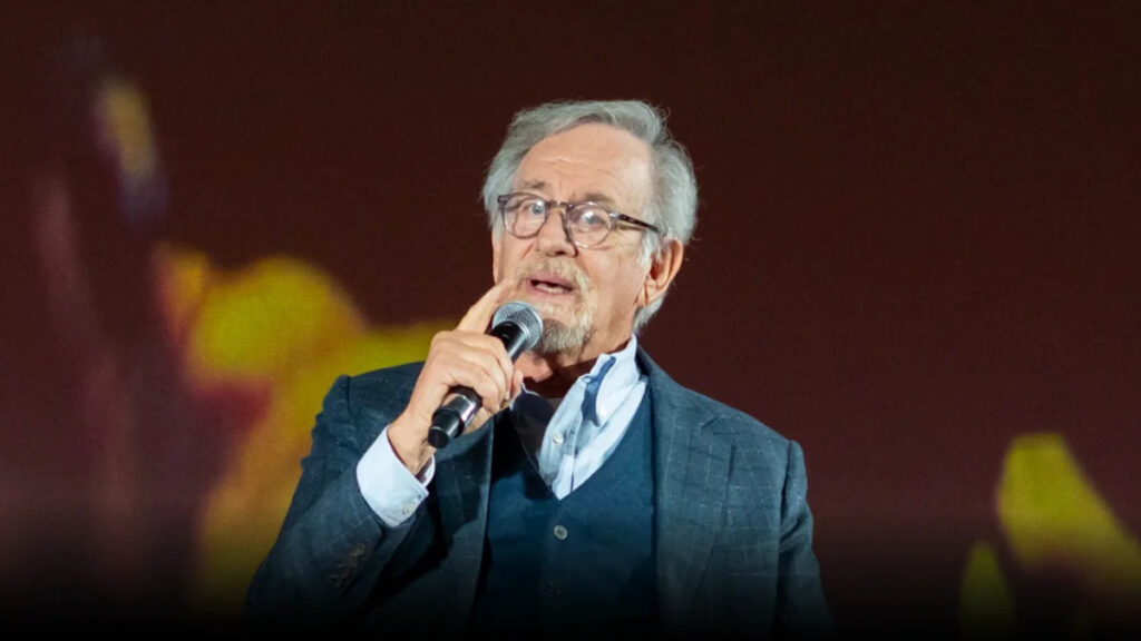 Steven Spielberg and Barack Obama ‘Love to Talk Aliens and Dissect All the Evidence’