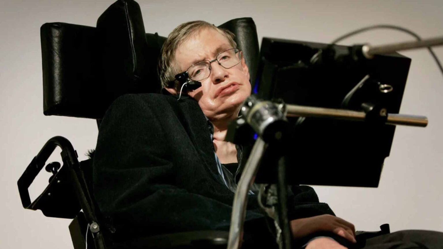 Stephen Hawking, theoretical physicist: “However difficult life may seem, there is always something you can do and succeed at” Portrait of Stephen Hawking, whose resilience and insights into the universe offer a profound perspective on overcoming difficulty.